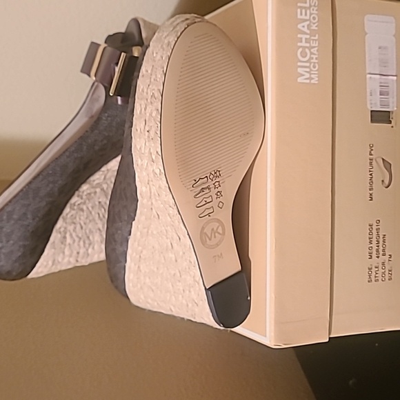 Michael Kors mk signature pvc wedge - Picture 2 of 3